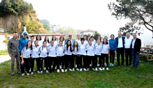 KADIN FUTBOL TAKIMIYLA MORAL BULUŞMASI