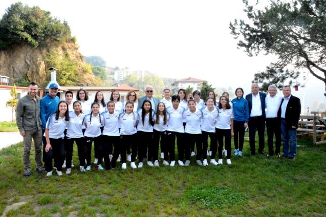 KADIN FUTBOL TAKIMIYLA MORAL BULUŞMASI