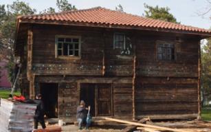 Geleneksel köy evi tamamlandı...