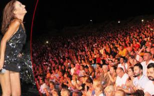 Kilometrelerce kuyruk oluştu, hiç yer kalmadı