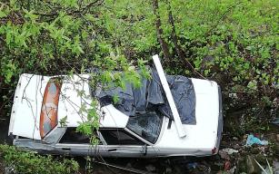 Kontrolünü kaybetti.. Dereye uçtu..