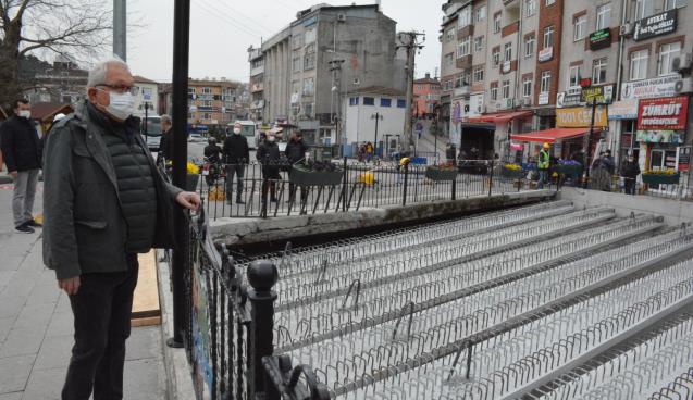 PAZAR YERİNDEKİ TRAFİK SIKIŞIKLIĞI GİDERİLİYOR