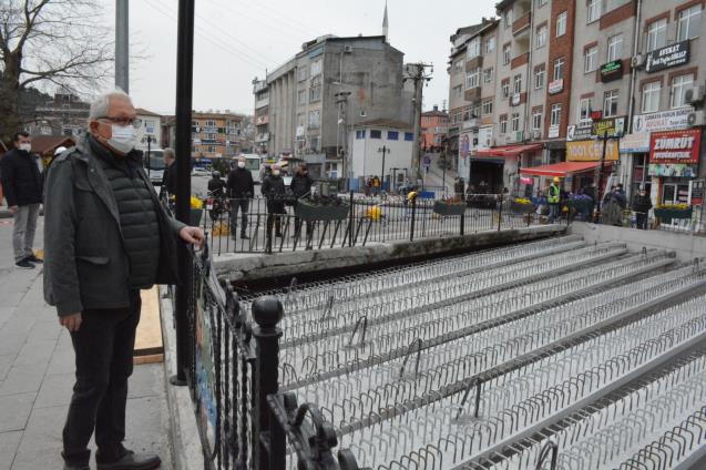 PAZAR YERİNDEKİ TRAFİK SIKIŞIKLIĞI GİDERİLİYOR