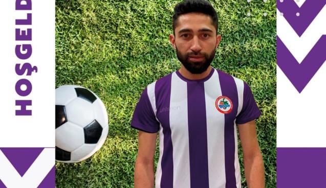 Uğur Gezer Kdz.Ereğli Belediyespor forması altında...