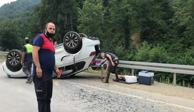 İKİ OTOMOBİL ÇARPIŞTI