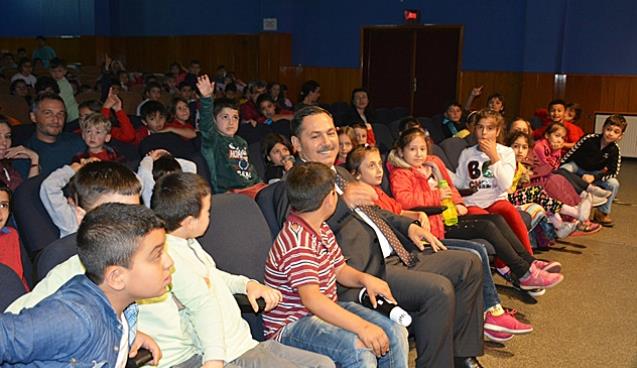 Öğrencilerle tiyatroda…