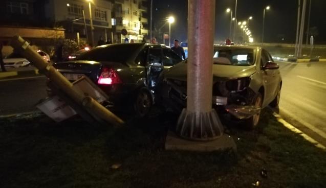 Otomobiller çarpıştı…