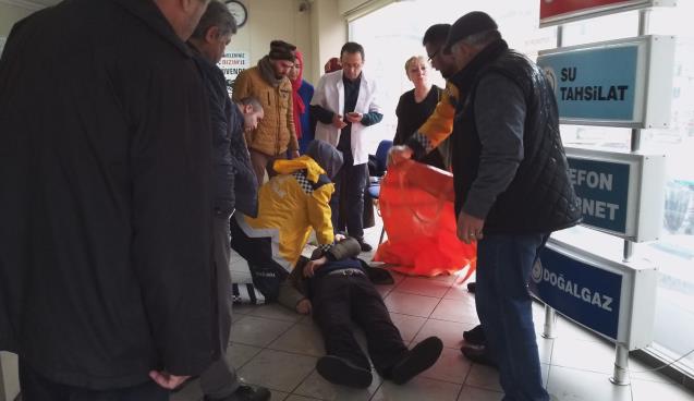 Bir anda yere yığıldı…