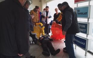 Bir anda yere yığıldı…