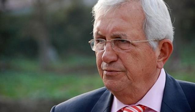 Basın Toplantısı düzenliyor..