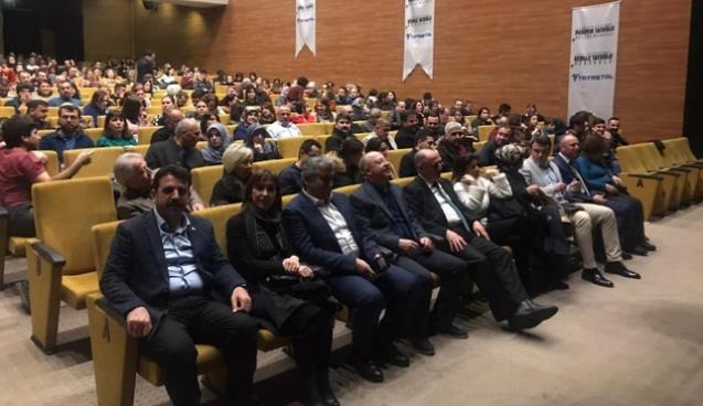 ‘Yardımcı Aranıyor’ sahnelendi…