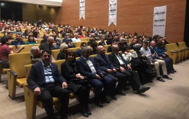 ‘Yardımcı Aranıyor’ sahnelendi…