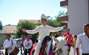 Efe Demir erkekliğe ilk adımını attı… 