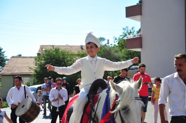 Efe Demir erkekliğe ilk adımını attı…