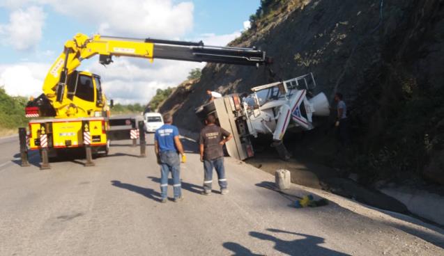 Su kanalına devrildi…