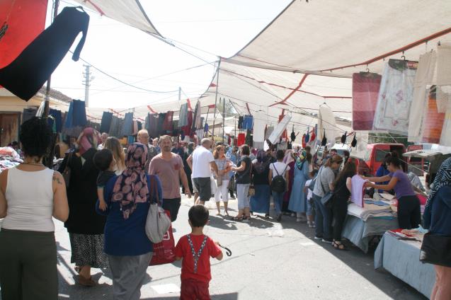 Cumartesi Pazarı’nda BAYRAM BEREKETİ…