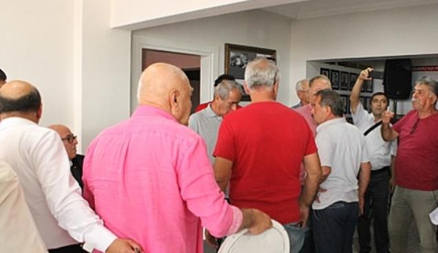 CHP’ de tartışmalı toplantı…