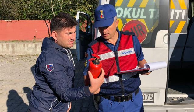 Jandarma Öğrenci servislerini denetledi…