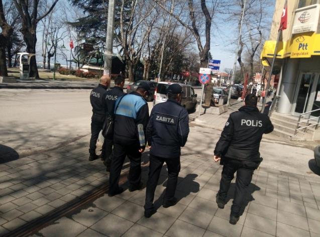 Polis ve Zabıtadan güvenli mesafe denetimi