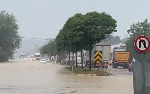 Zonguldak-İstanbul karayolu sele teslim...