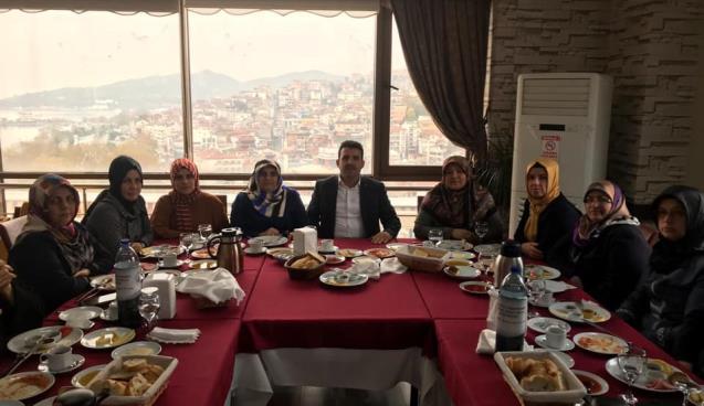 Kadın Kollarıyla Toplantı..