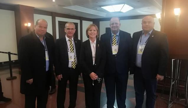 FENERBAHÇE Sadece FENERBAHÇELİLERİNDİR.