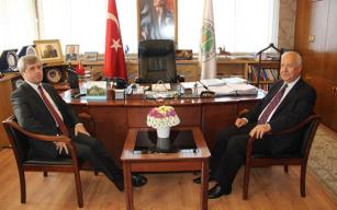 Vali Çınar’dan ‘Veda Ziyareti’…