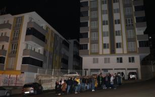 Elektriksiz kalan site sakinleri mağdur oldu