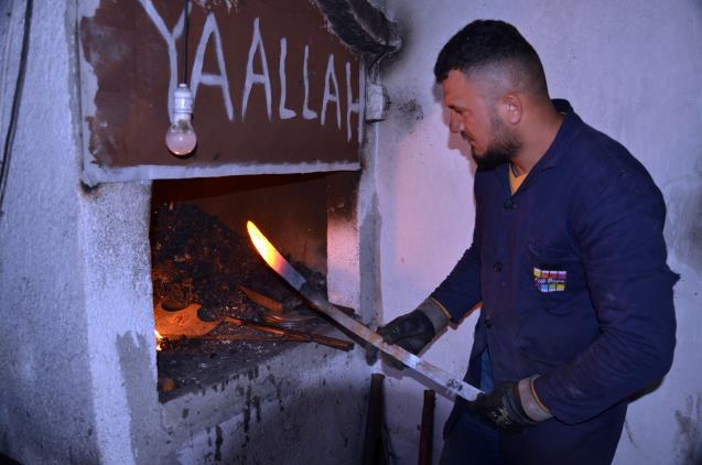 Osman dizisi kılıç ve baltaları Zonguldak'ta hazırlanıyor
