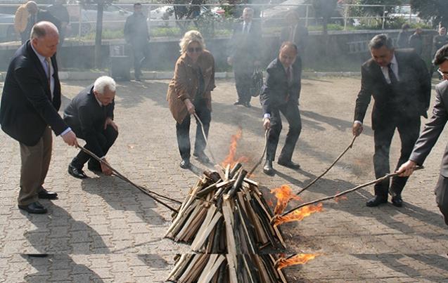 Eğitim Fakültesi’nde Nevruz Ateşi yakıldı...