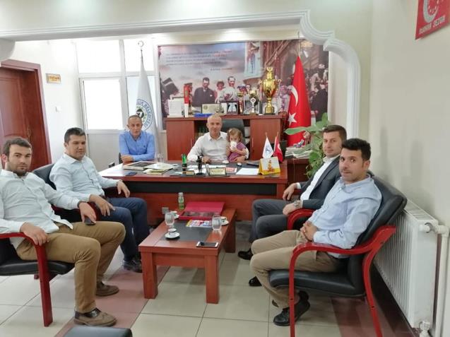 Futbolun taban birlikleri tesisleri inceledi