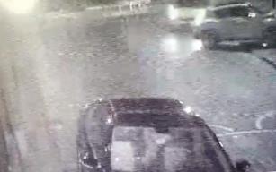 Polisin 'dur' ihtarına uymadı bahçe duvarına çarptı 