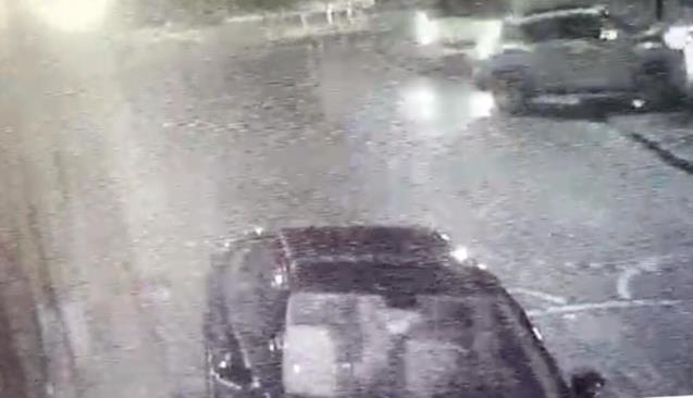 Polisin 'dur' ihtarına uymadı bahçe duvarına çarptı 