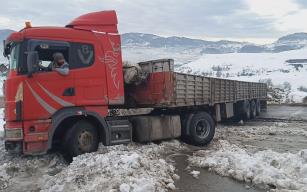 Trafiğe Kapattı