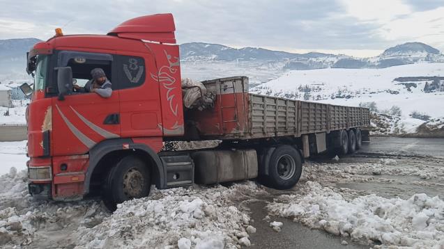 Trafiğe Kapattı