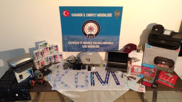 Resmi belgede sahtecilik yapan 3 kişi tutuklandı