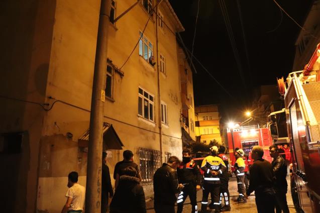 Zonguldak’ın Ereğli ilçesinde 4 katlı binanın giriş
