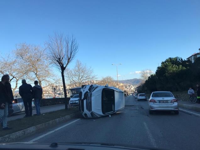 Refüje çıktı, direği yıktı...