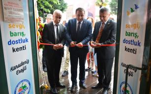 ÇETİNKAYA’NIN NAHT SANATI SERGİSİ AÇILDI