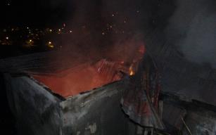 Düğünden döndüklerinde evlerini yanmış halde buldular