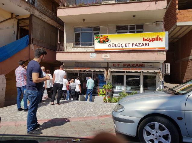 KUYRUKLAR OLUŞTU