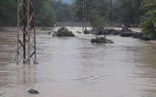 İTFAYE MAHSUR KALAN 10 KİŞİYİ KURTARDI