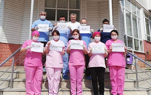 Huzur evi personelinden ‘EVİNDE KAL’ çağrısı