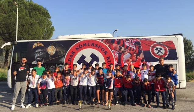 Zonguldak Kömürspor altyapı takımından 2 kupa
