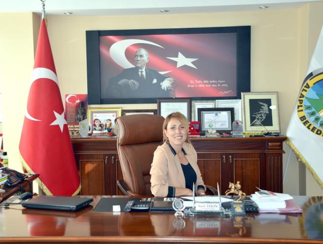 Alaplı Belediye Başkanlığına Emine Uysal vekâlet ediyor.