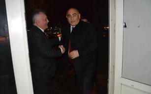 Kapıda karşıladı…