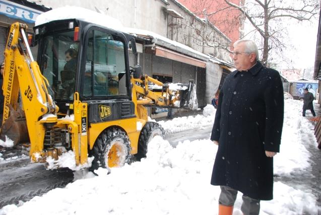 Başkan cizmeleri giydi