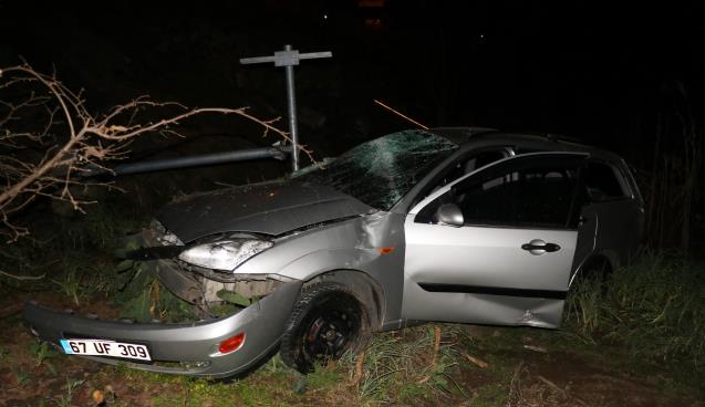 Refüjü aştı, karşı şeride geçti, dereye uçtu...