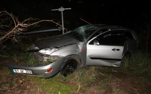 Refüjü aştı, karşı şeride geçti, dereye uçtu...