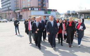 Uysal esnafı ziyaret etti, projesini anlattı…